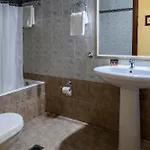 Otel Hlidi 2*