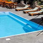 Otel Hlidi 2*