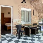 Otel Hlidi