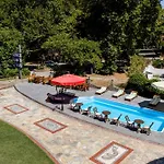 Otel Hlidi 2*