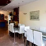 Otel Hlidi 2*