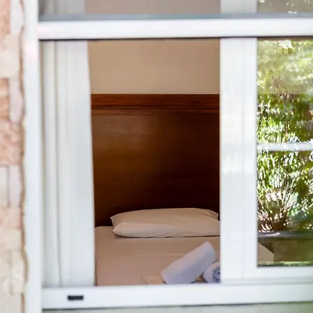 Hlidi 2* Kókkinon Nerón